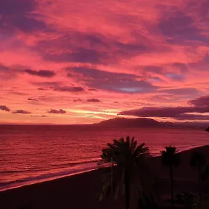 Apartamento Moderno Piso Céntrico Frente Al Mar Con Gran Terraza, Rincón de la Victoria